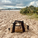 Laden Sie das Bild in den Galerie-Viewer, Venter Tours-Safari-Tasche (Small) / Weekender
