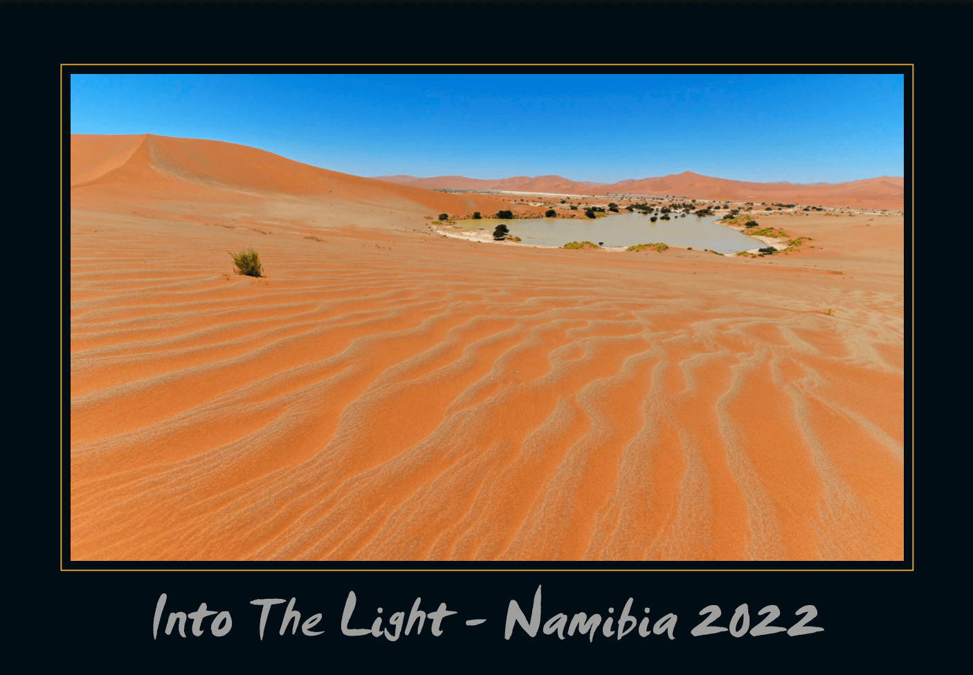 Namibia Kalender "Into The Light" 2022 von Helmut Gries – Cover